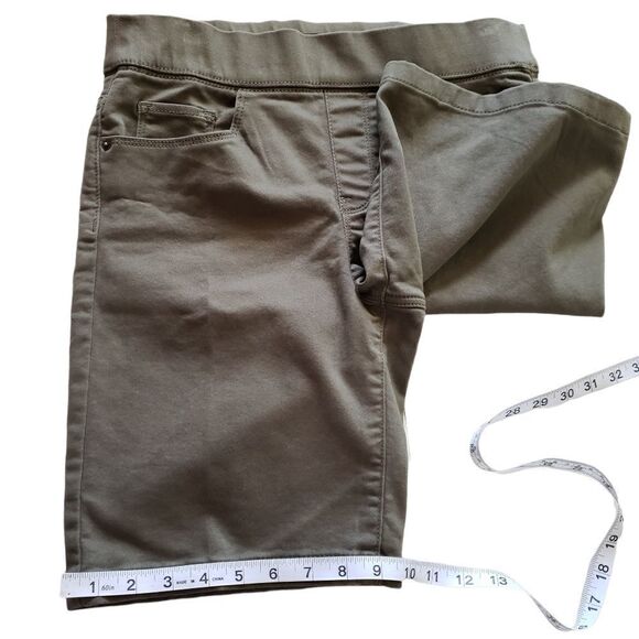 DKNY Stretch Bermuda Shorts Sz SMALL - Picture 9 of 12